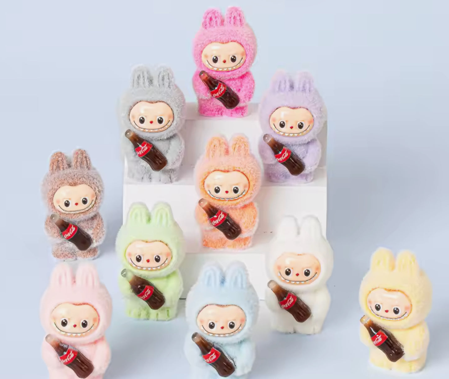 10 Stück Zufällige Mini Flocking Figuren – 4 cm Labubu Monster Coca Cola