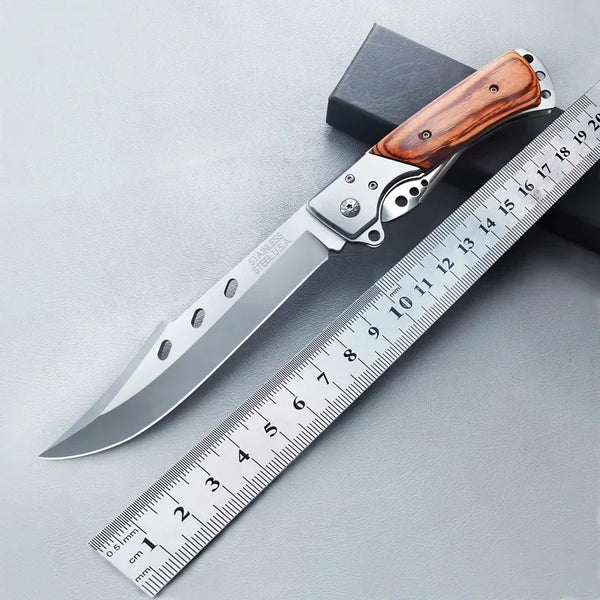 Kompaktes Outdoor-Multitool Messer